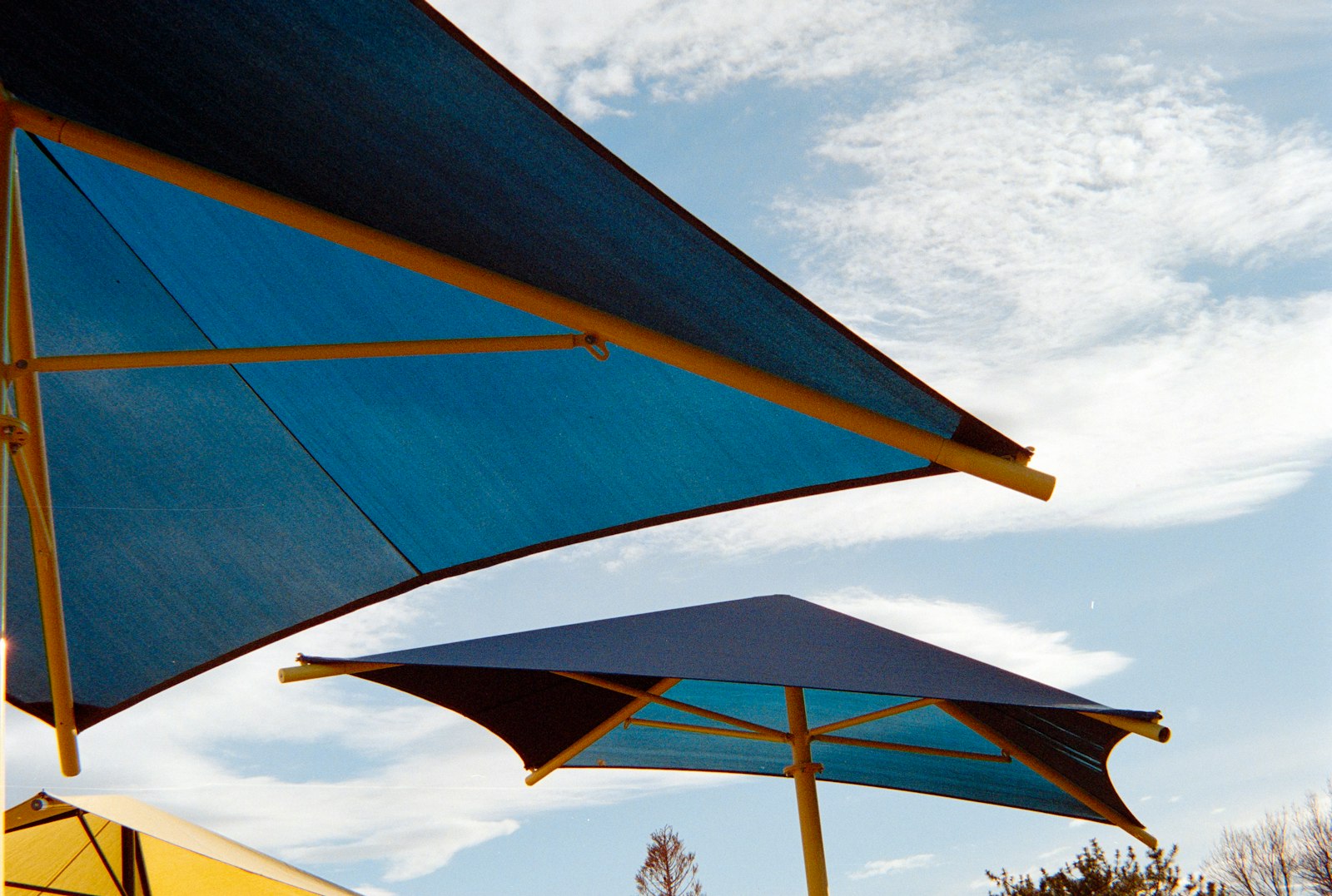 Toldo Mallasombra Azul — Toldos con mallasombra